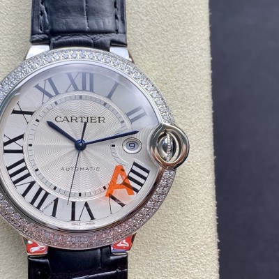 V6 廠一表一卡一碼V7版卡地亞雙排鑽藍氣球系列2824機芯42MM可搭載皮帶和鋼帶仿錶 V6 廠一表一卡一碼V7版卡地亞雙排鑽藍氣球系列2824機芯42MM可搭載皮帶和鋼帶仿錶