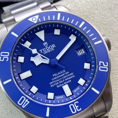 ZF廠高仿帝陀/帝舵領潛型系列藍土豆又名戰斧2824機芯42MM複刻手錶