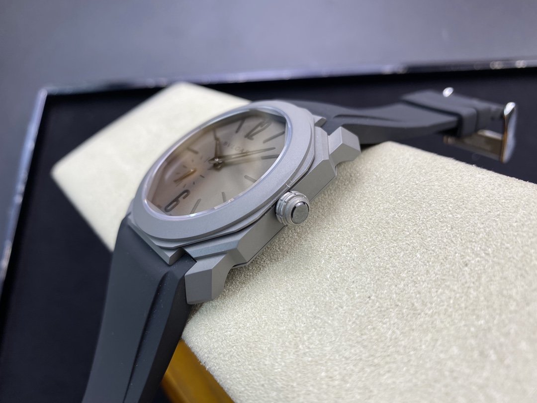 BV廠市場最高版本V2升級版BVLGARI 寶格麗OCTO系列最新超薄珍珠陀機芯全自動機械腕表複刻手錶