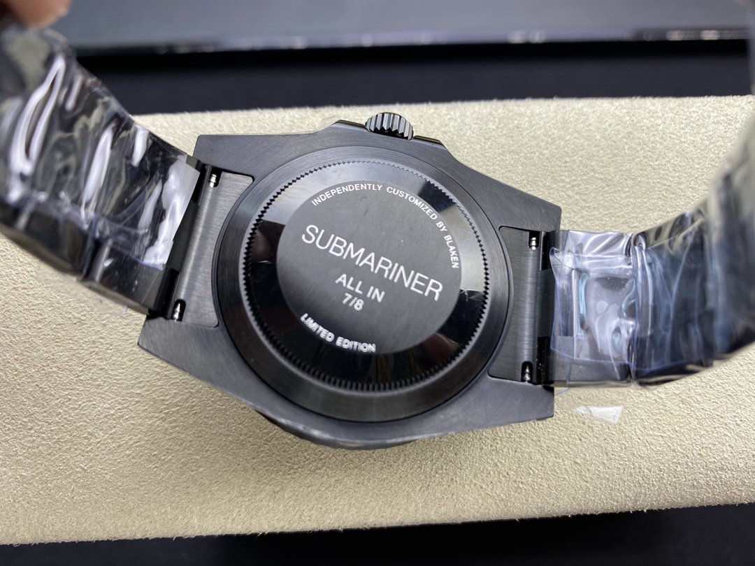 改裝BLAKE廠高仿勞力士撲克牌綠黑水鬼40MM搭配SW220機芯複刻手錶