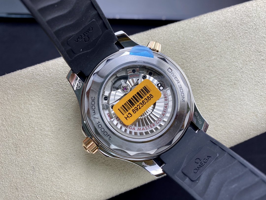 VS 高仿歐米茄 海馬300M間玫金黑麵 8800機芯複刻手錶