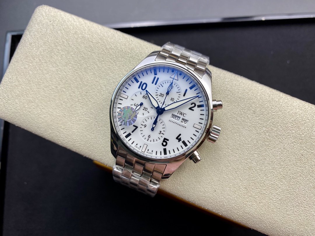 ZF出品3777飛行員計時系列機芯同步原裝43MM高仿手錶