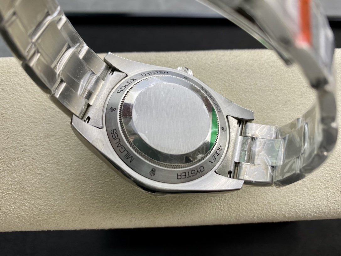N廠高仿勞力士 閃電系列綠玻璃官方型號：116400GV-72400號2836機芯40MM複刻手錶