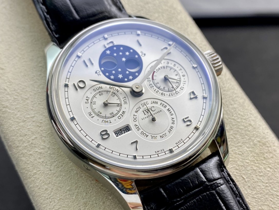 V9廠高仿萬國IWC葡萄牙系列真萬年曆52610機芯副本41MM複刻手錶