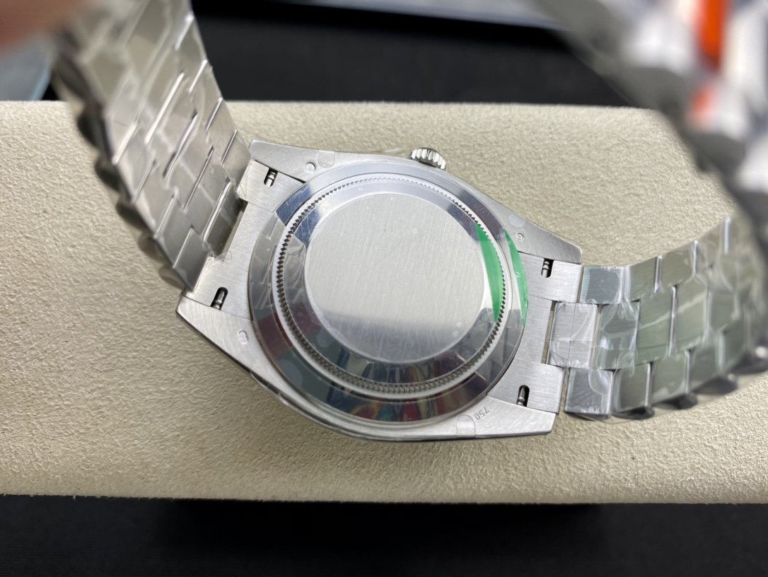 EW Factory最新力作V2升級版複刻勞力士Rolex星期日志型3255機芯40mm高仿手錶