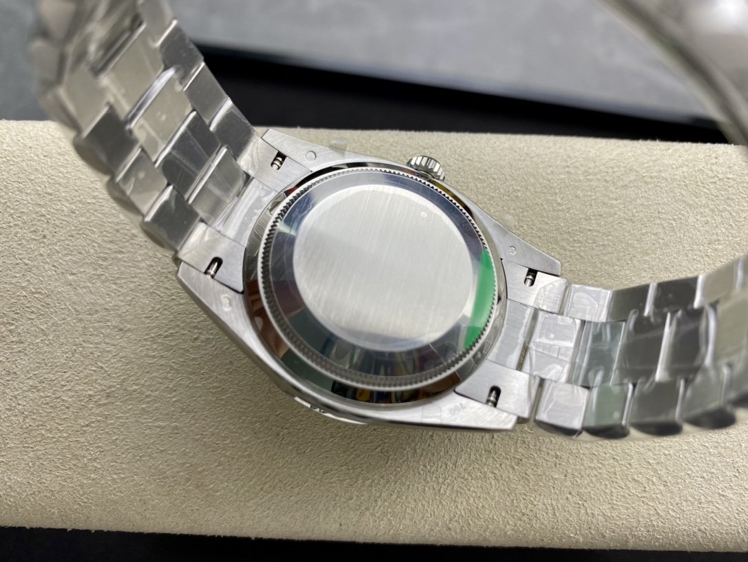 EW Factory最新力作V2升級版高仿勞力士Rolex星期日志型3255機芯36mm複刻手錶