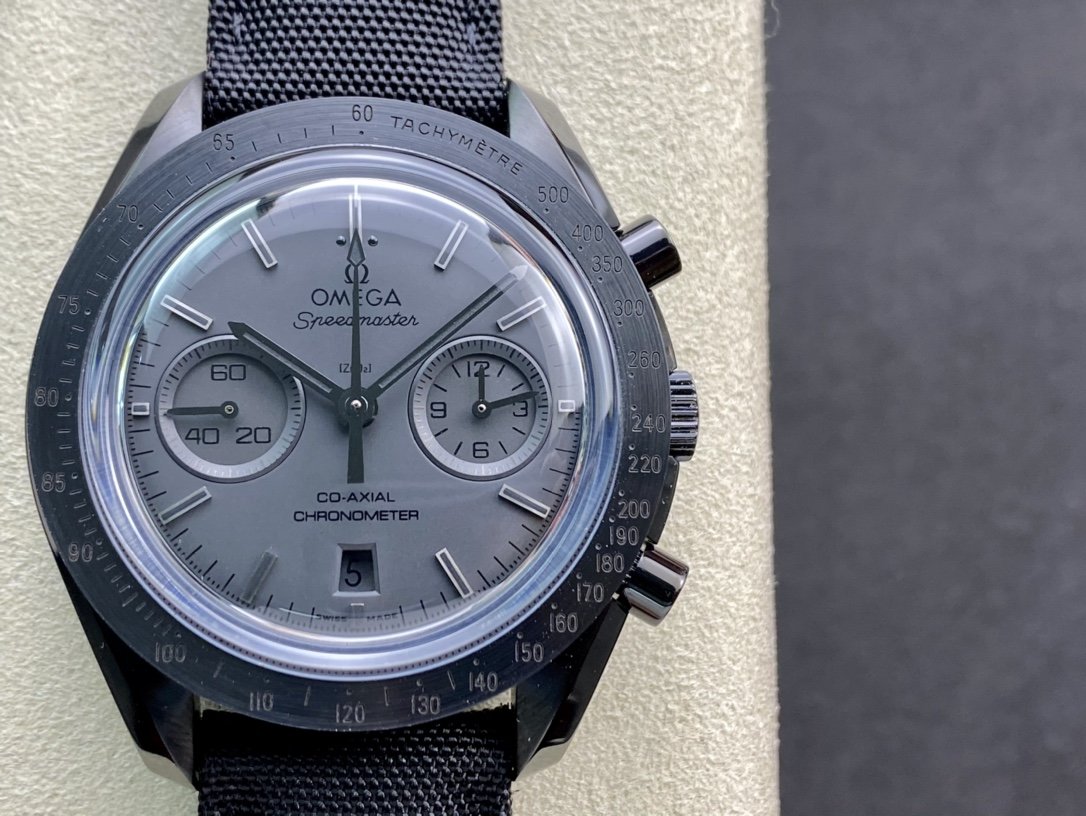 JH精品精仿歐米茄月之暗面超霸系列計時9300機芯44MM高仿手錶