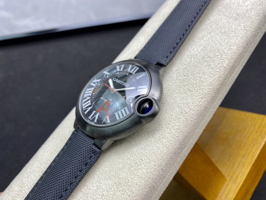 V6 Factory高仿卡地亞CARTIER與Bamford Watch Department聯手合作藍氣球黑騎士複刻手錶