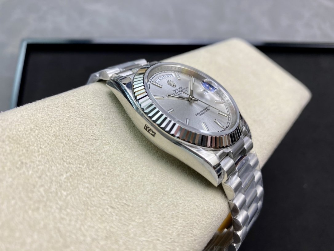 EW Factory最新力作V2升級版高仿勞力士Rolex星期日志型3255機芯40mm複刻手錶