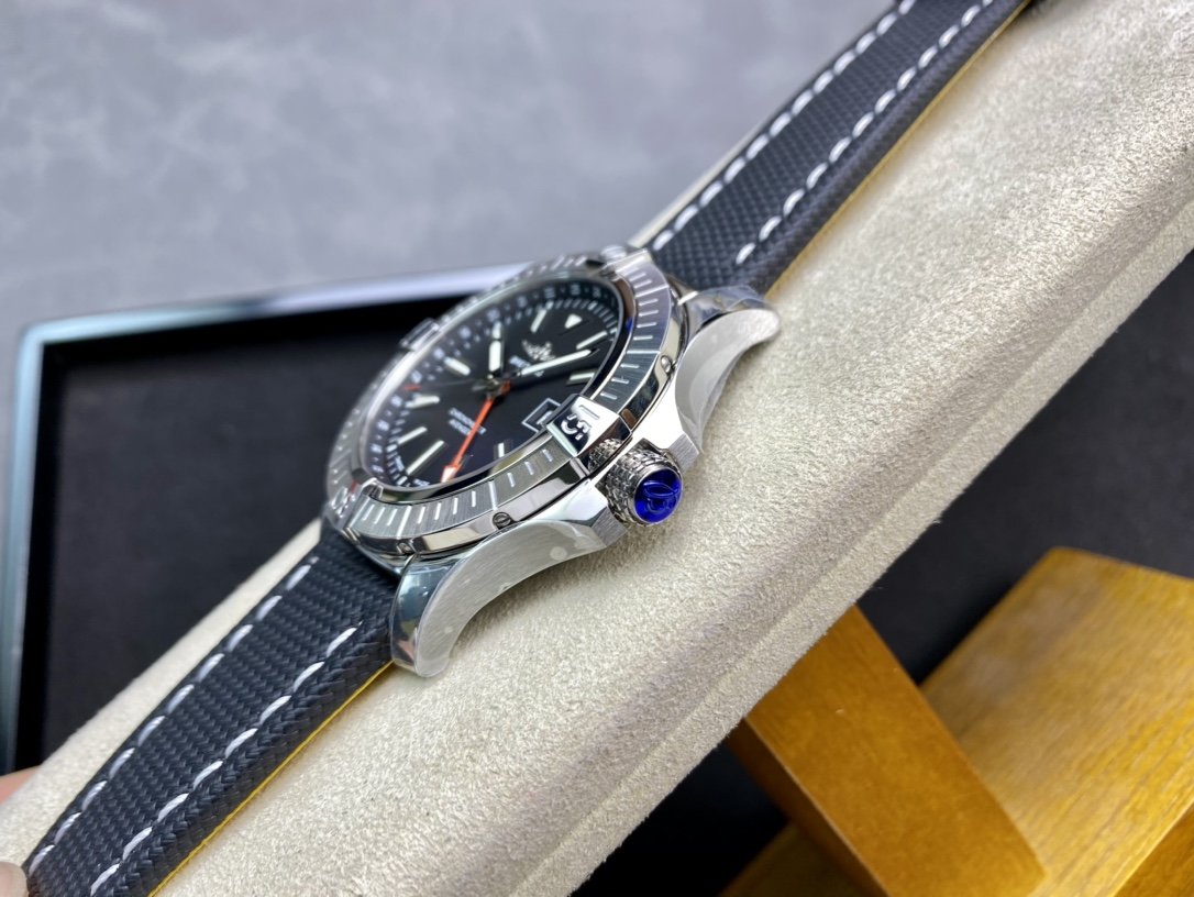 GF廠高仿表百年靈復仇者GMT雙時區自動機械腕表45mm（Avenger Automatic GMT 45）複刻手錶