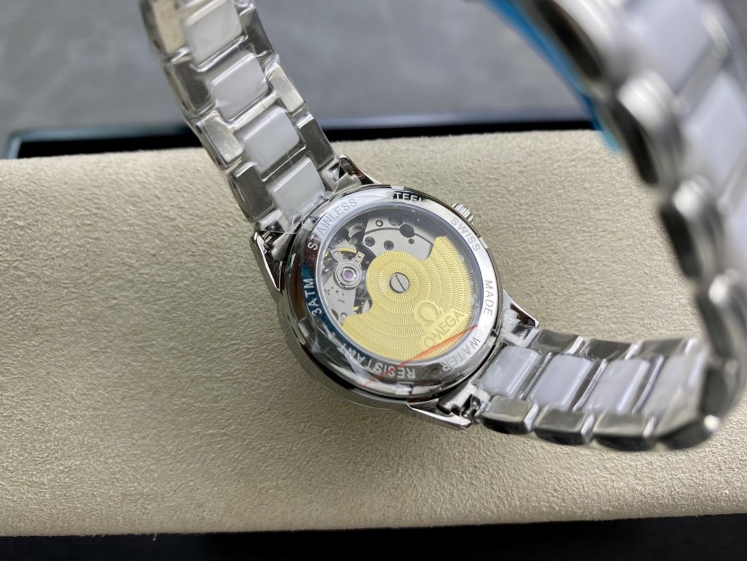 歐米茄淑女珠寶系列採用高端珍珠貝母錶盤時尚女表簡約三針精仿手錶