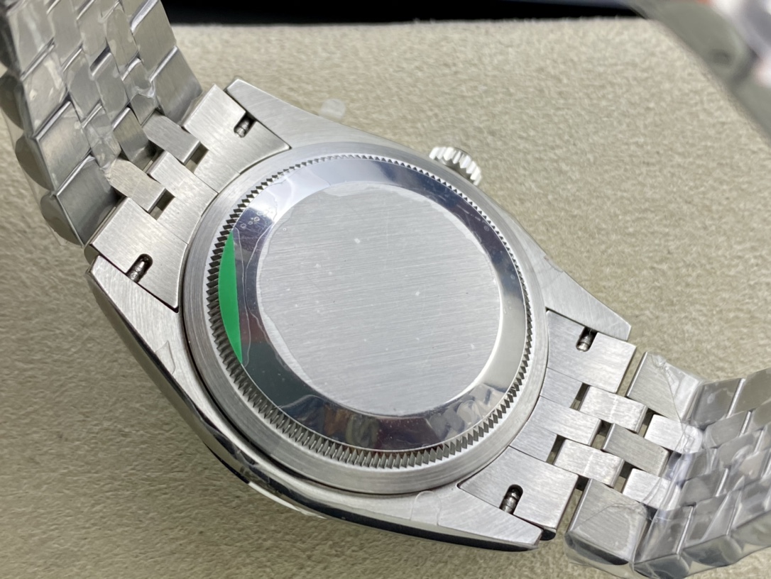 EW Factory高仿勞力士Rolex原版開模126233日誌型3235機芯複刻手錶