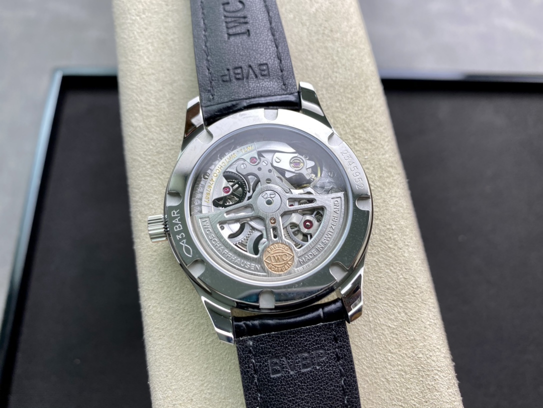 YL廠手錶高仿萬國IWC最新款葡萄牙系列自動小三針40mm四款型號：IW358303 IW358304 IW358305 IW358306搭配82200機芯複刻手錶